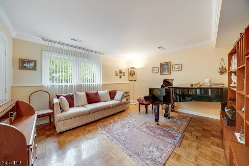 Photo of 57 Robbins Ave