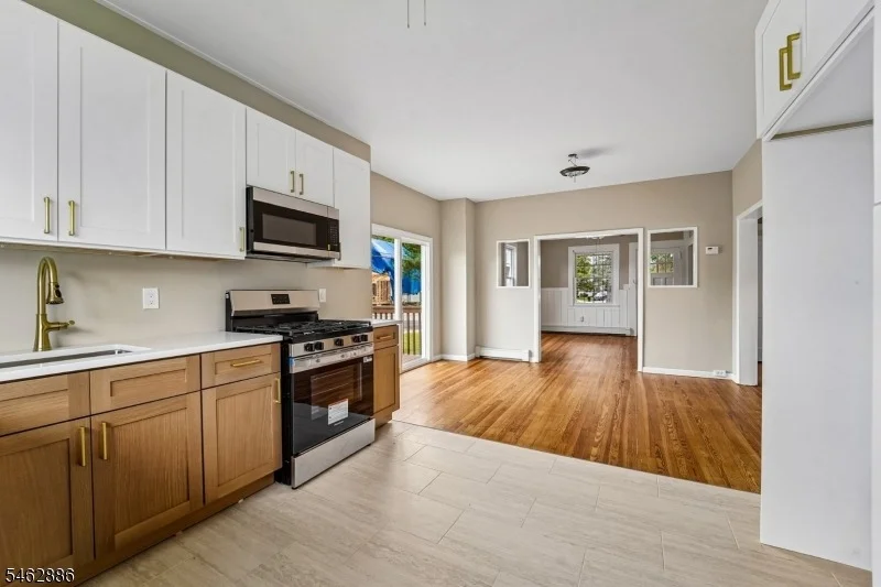 Photo of 119 Colfax Ave