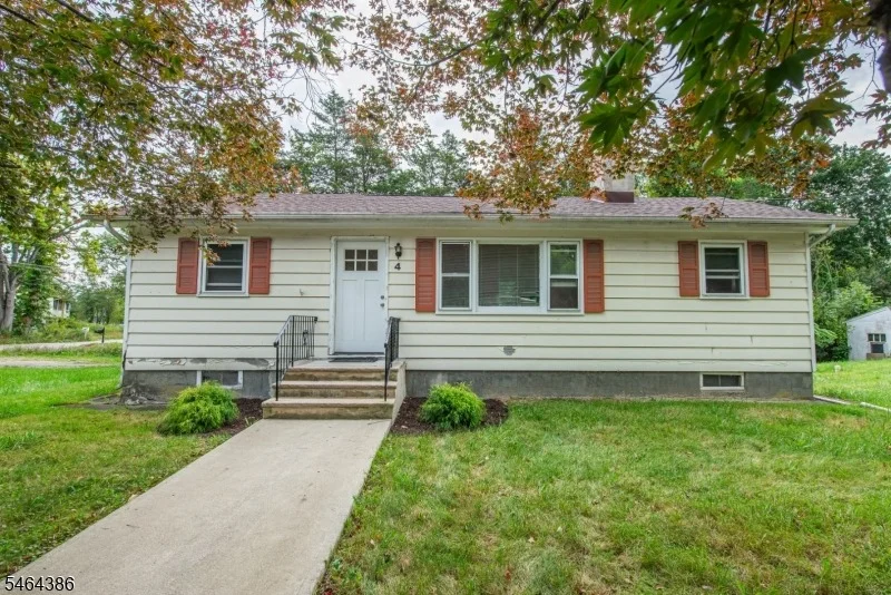 Photo of 4 Gilbert Dr