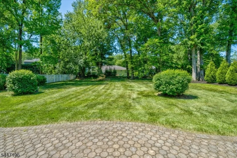 Photo of 57 Robbins Ave