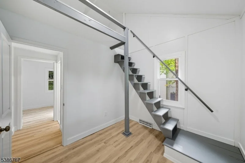 Photo of 330 Springbrook Trl