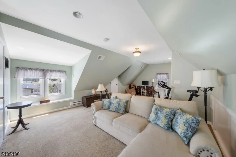 Photo of 1269 Robinson Ter
