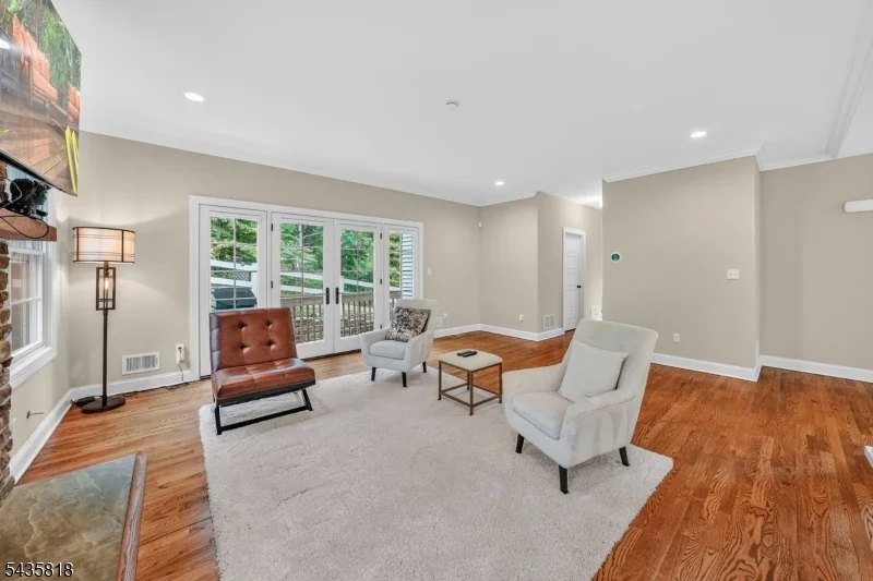 Photo of 74 Haggerty Dr