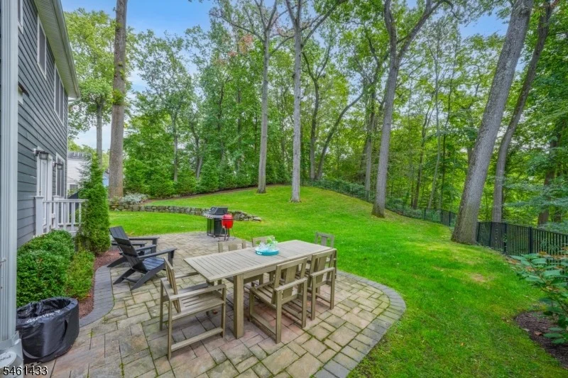 Photo of 1445 Deer Path
