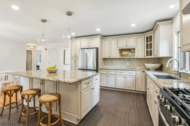 Photo of 650 Ridgewood Rd