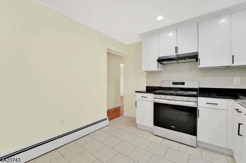 Photo of 16 Lingert Ave