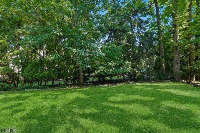 Photo of 302 Woods End Rd