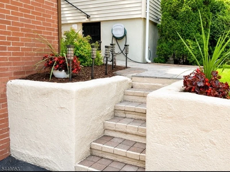 Photo of 501 Diamond Spring Rd
