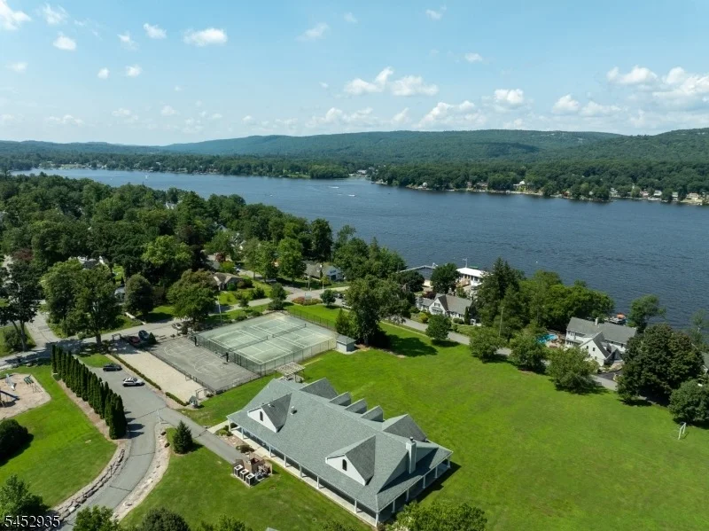 Photo of 175 Long Pond Rd