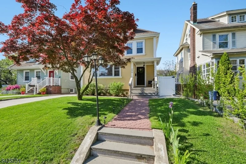 Photo of 296 Montclair Ave