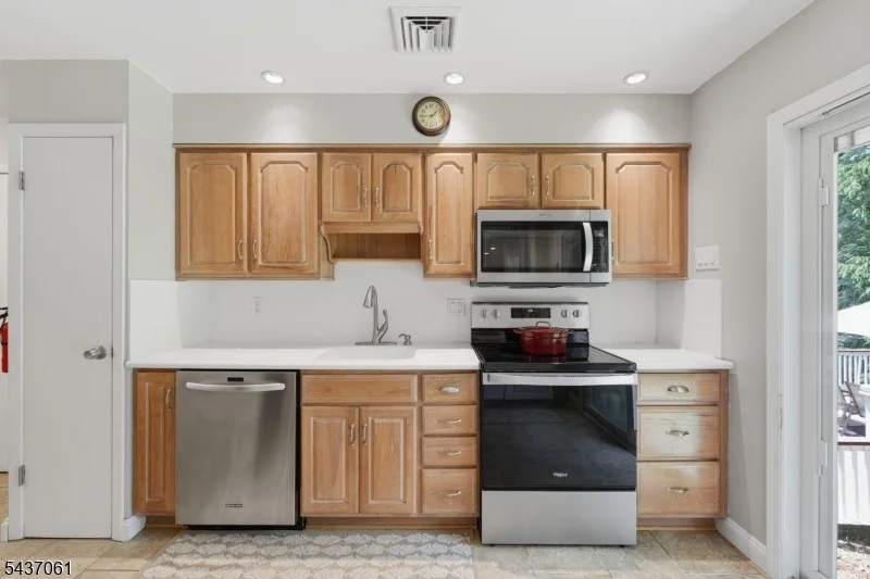 Photo of 16 Windsor Dr