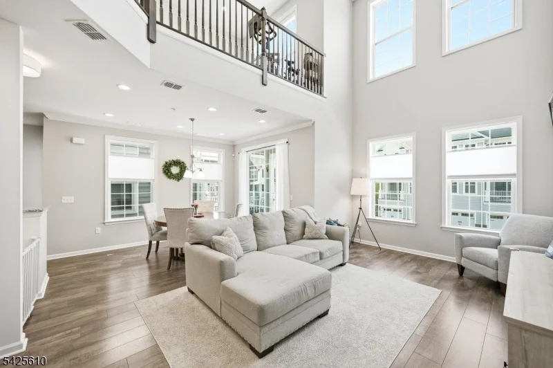 Photo of 102 Sequoia Dr