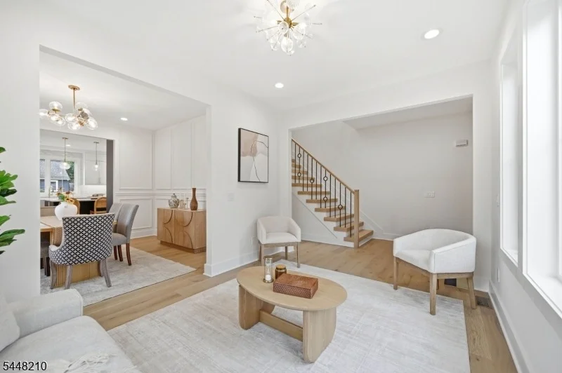 Photo of 936 Beverly Dr