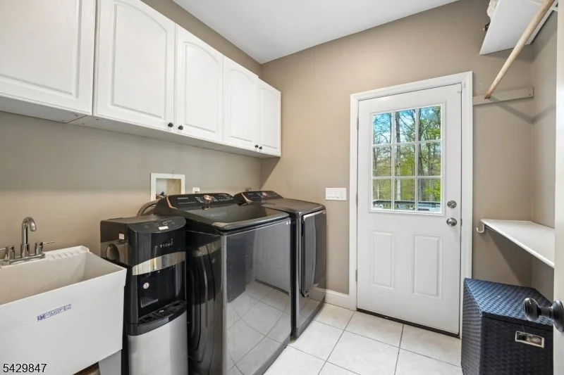 Photo of 9 Natale Dr