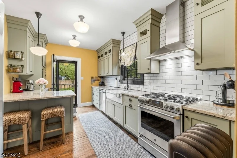 Photo of 16 Coolidge Ave