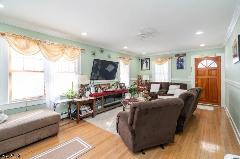 Photo of 18 Elycroft Ave
