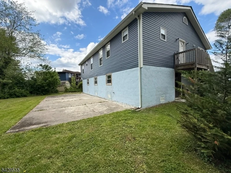 Photo of 161 Harvard Rd
