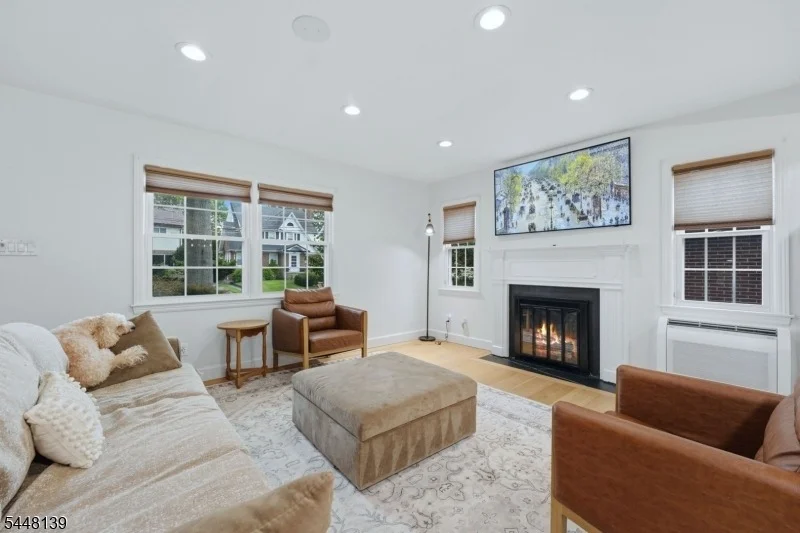 Photo of 102 Mortimer Ave
