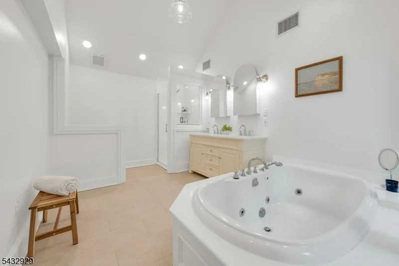 Photo of 42 Llewellyn Rd