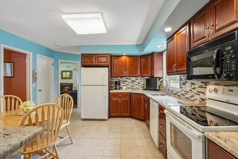 Photo of 25 MANCHESTER DRIVE