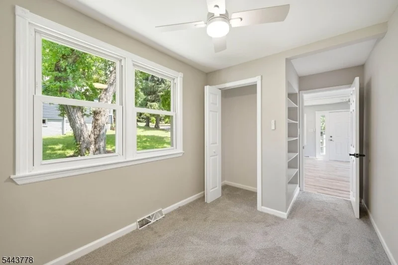 Photo of 82 Fairview Dr