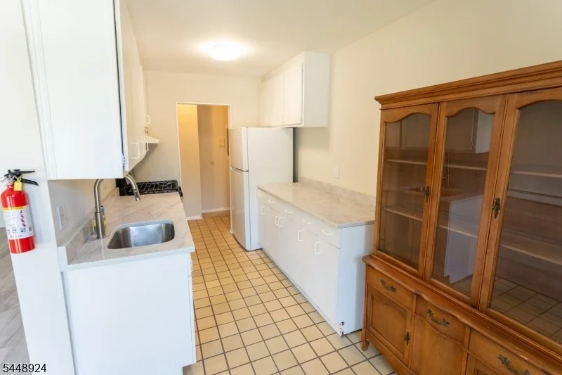 Photo of Unit E at 355 River Road