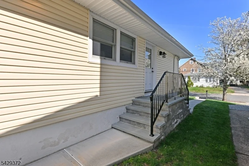 Photo of 39 Niagara St