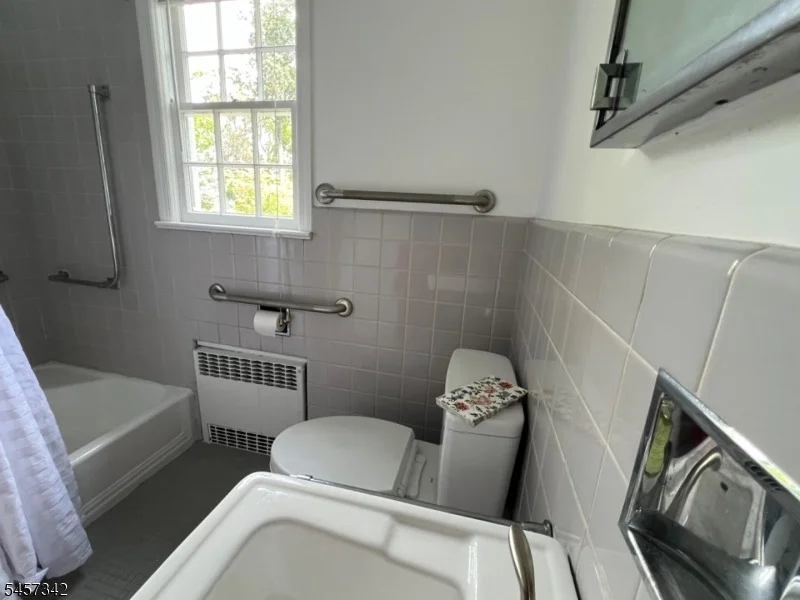 Photo of 260 Fairmount Ave