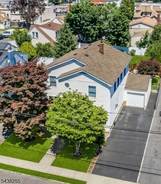 Photo of 465 Ellen St