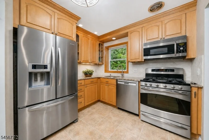 Photo of 43 Roosevelt Ave