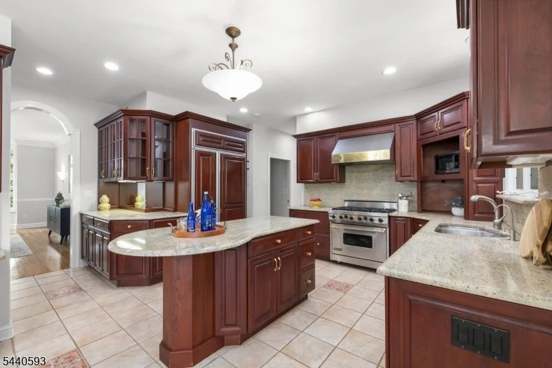 Photo of 33 Fox Run