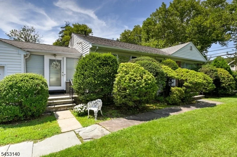 Photo of 271 Summit Rd