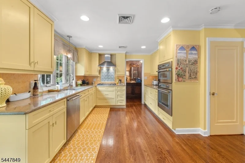 Photo of 950 Belvidere
