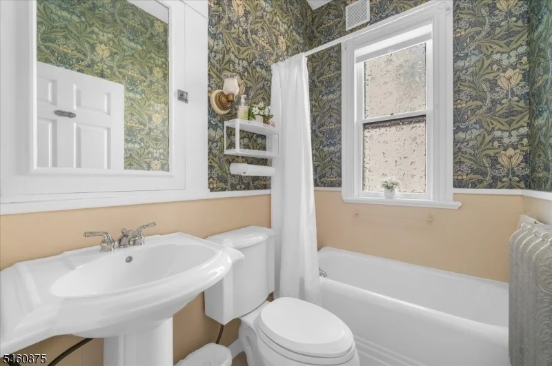 Photo of 128 Belvidere Ave