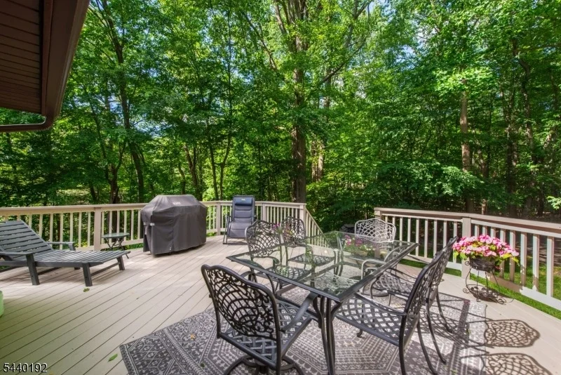 Photo of 27 Dewey Dr