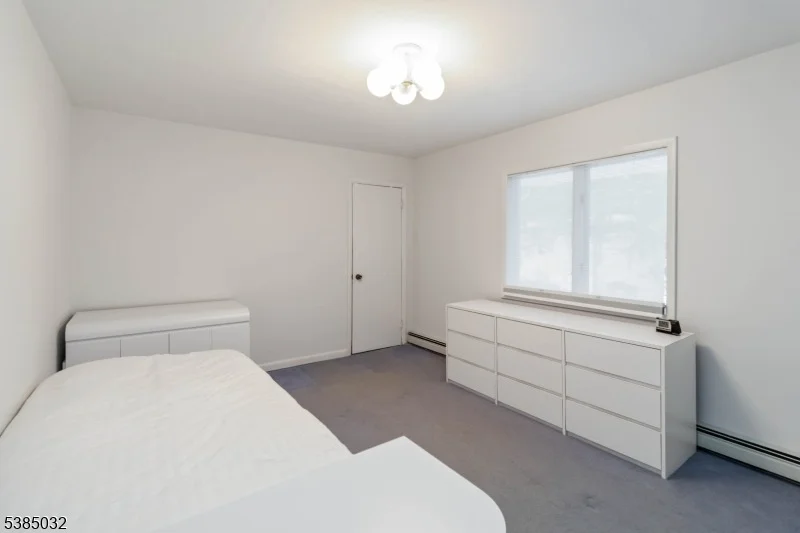 Photo of 6 Seabert Ln