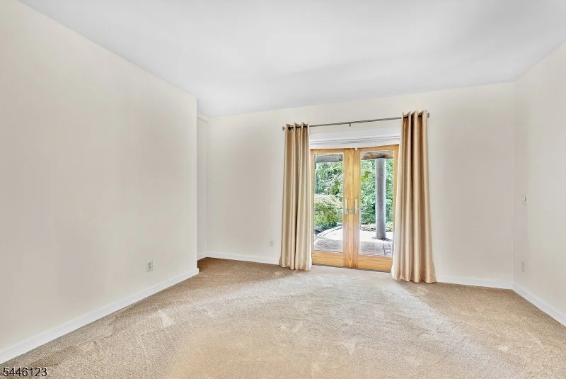 Photo of 30 Ellsworth Dr