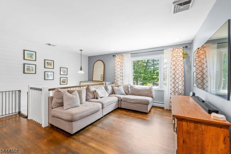Photo of 561 Rogers Dr