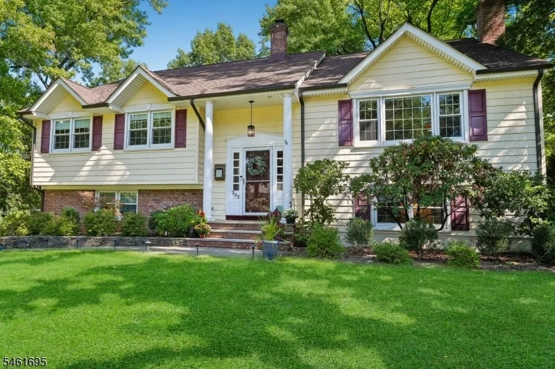 Photo of 302 Woods End Rd