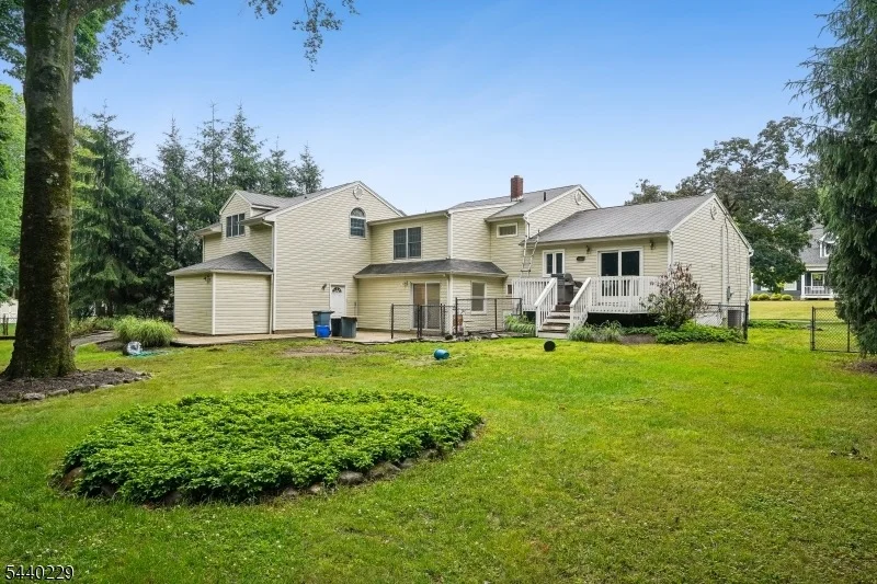 Photo of 63 Edgewood Dr