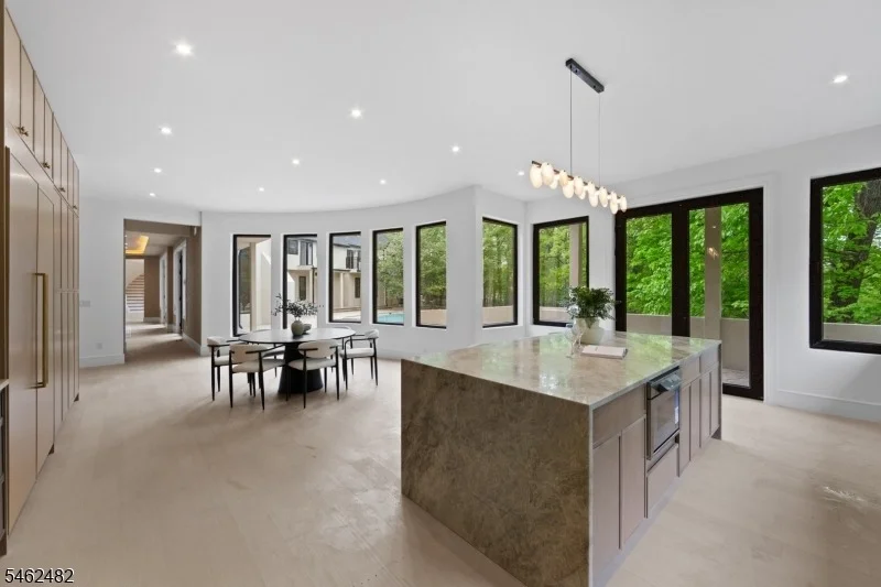 Photo of 809 West Shore Drive