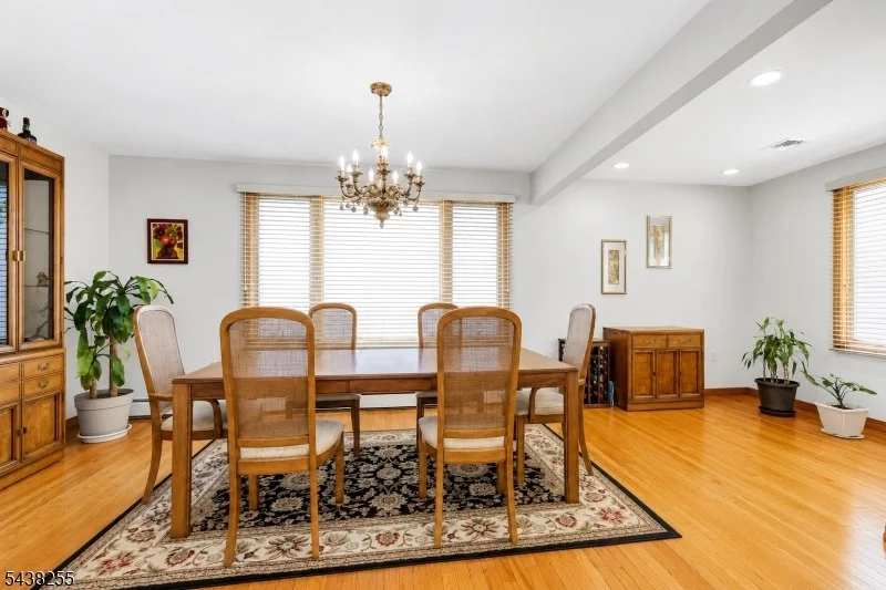 Photo of 465 Ellen St