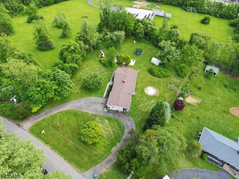 Photo of 21 Wayside Ln