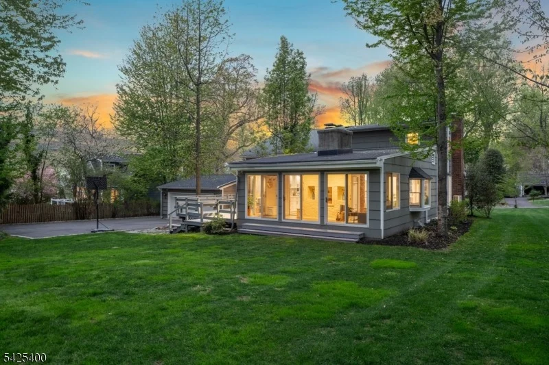 Photo of 28 Spring Ridge Dr