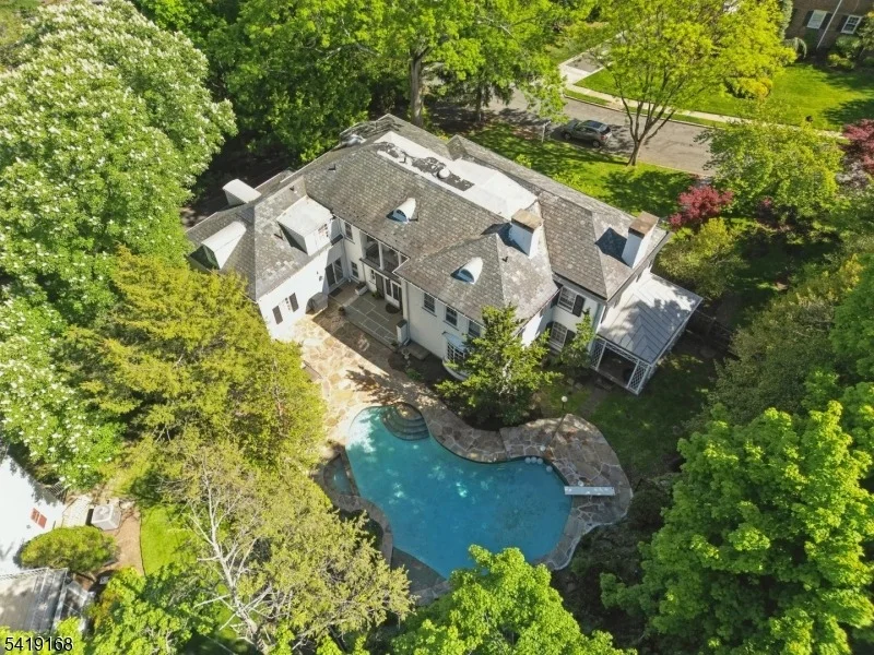 Photo of 343 Forest Rd