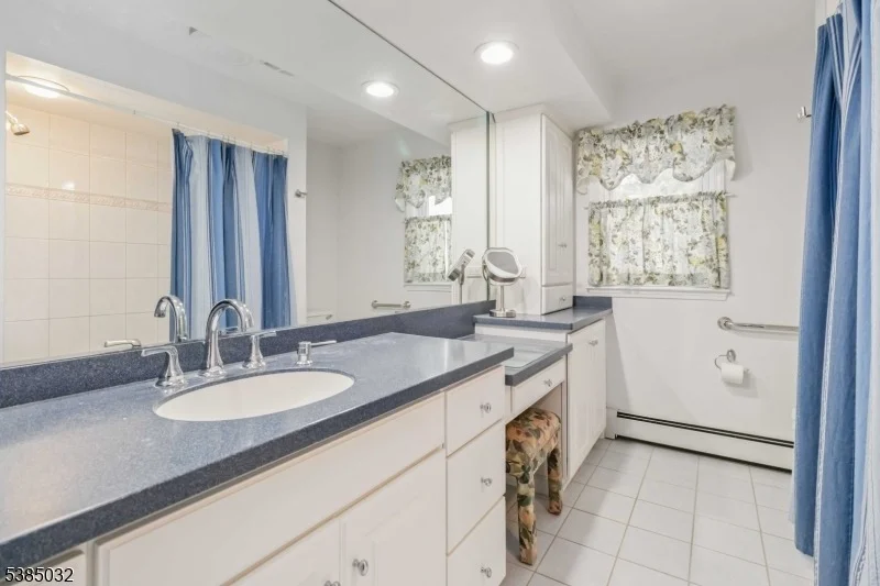 Photo of 6 Seabert Ln