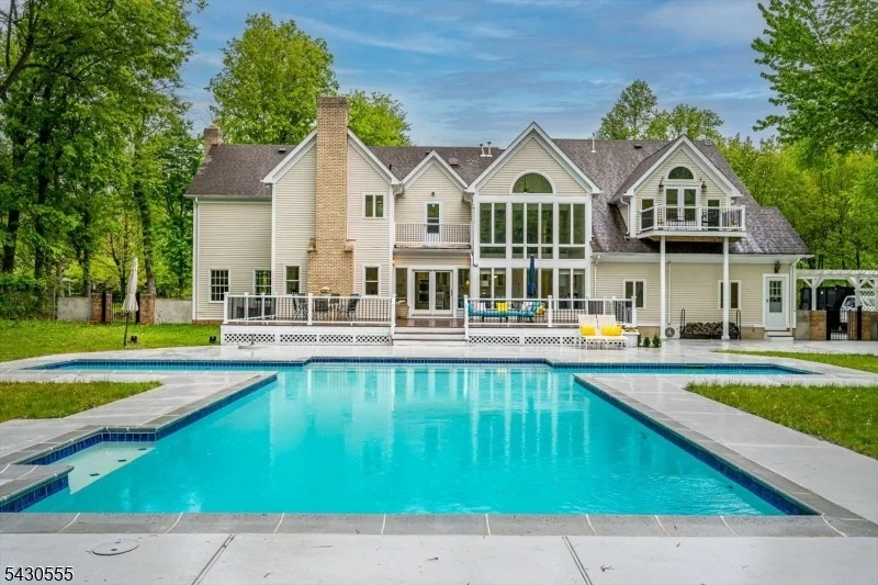 Photo of 270 Mountain Rd