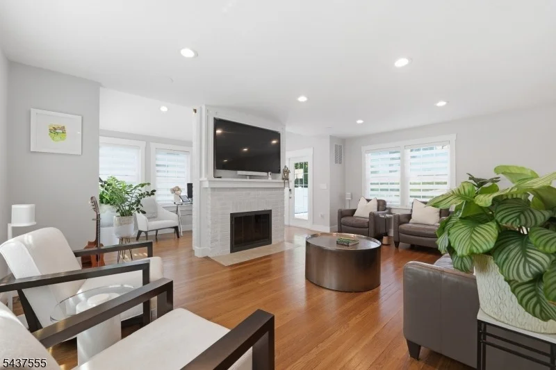 Photo of 307 N Farview Ave