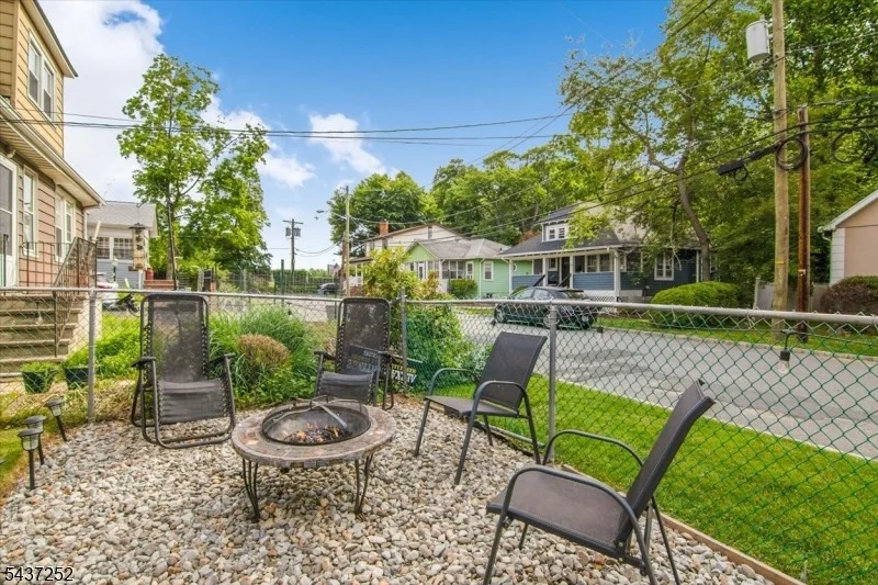 Photo of 13 Elm Dr