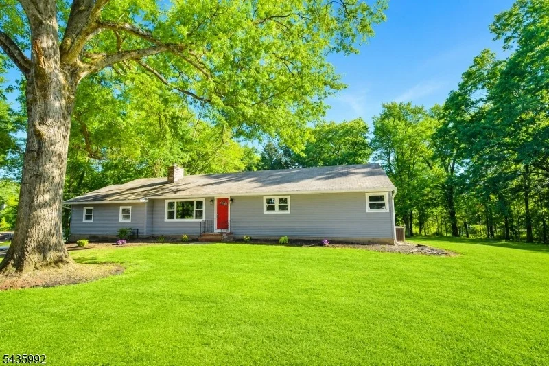 Photo of 567 Foothill Rd